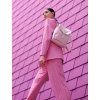 Růžový městský batoh VOLTA MINI Pink, modelka 4